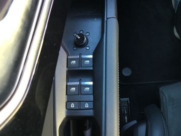 Car image 33