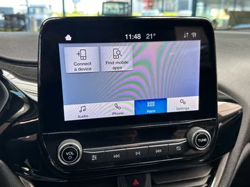 Car image 23