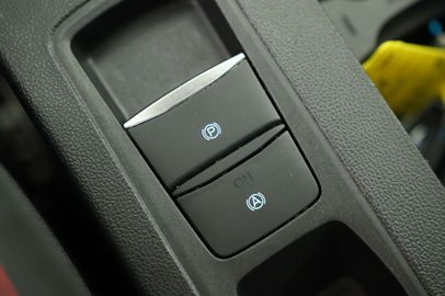 Car image 35