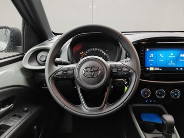 Car image 12