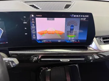 Car image 25