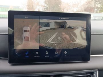 Car image 16