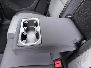 Car image 36