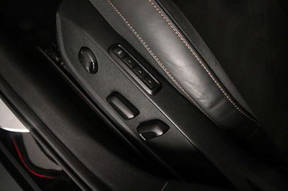 Car image 37