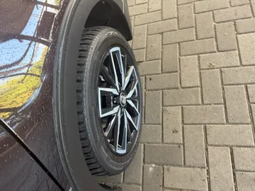 Car image 29