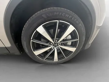 Car image 36
