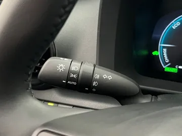 Car image 32