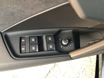 Car image 37