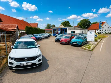 Car image 25
