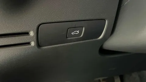 Car image 35