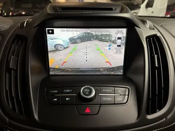 Car image 25