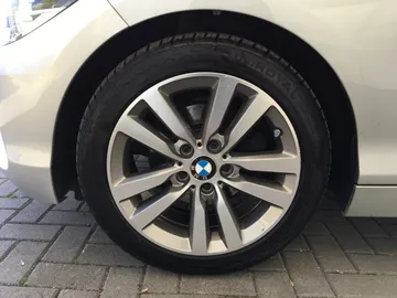 Car image 33