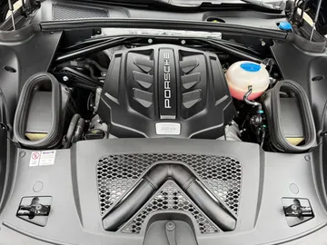 Car image 47