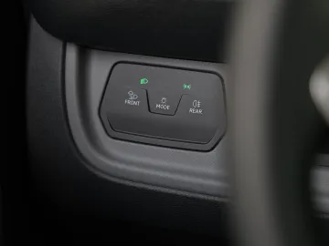 Car image 38
