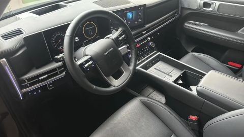 Car image 10