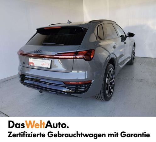 Audi Q8 55 quattro e-tron Advanced 250 kW image number 3