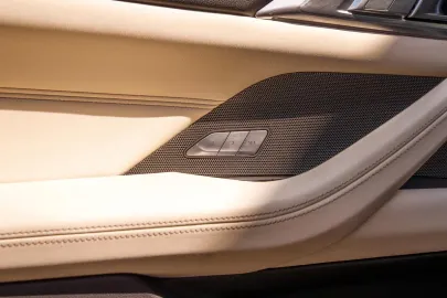 Car image 37