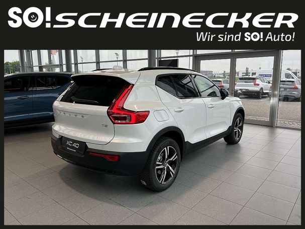 Volvo XC40 T2 Plus Dark 95 kW image number 3