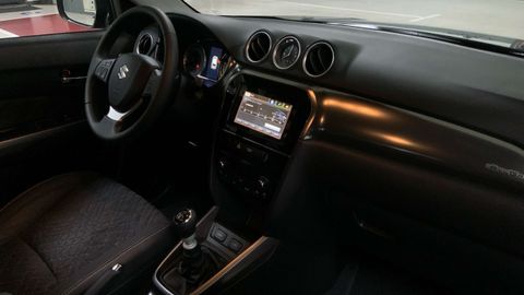 Car image 11