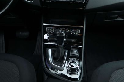 Car image 32