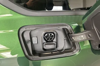 Car image 33
