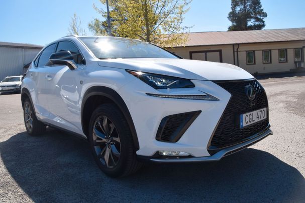 Lexus NX 300 h AWD 146 kW image number 2