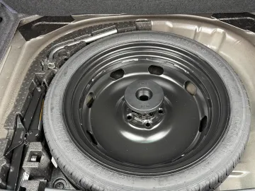 Car image 29