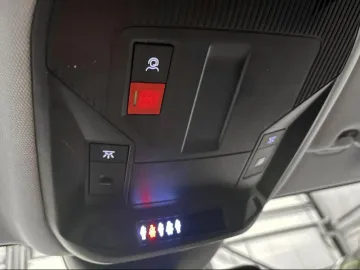 Car image 35
