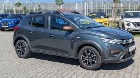 Car image 2