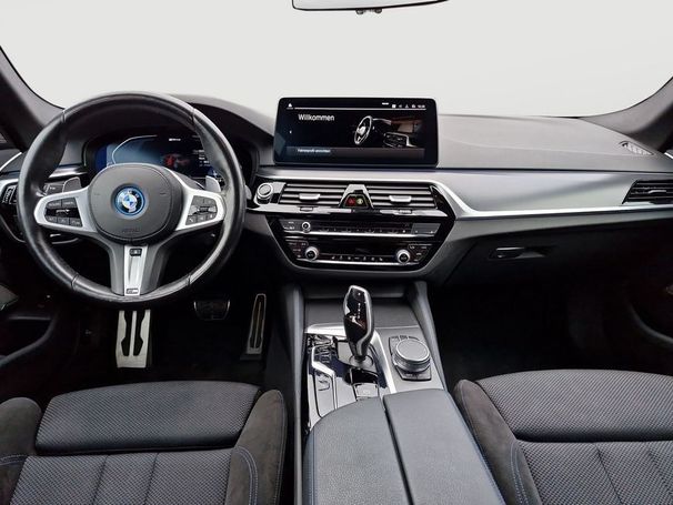 BMW 530 e 215 kW image number 14