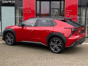 Car image 4