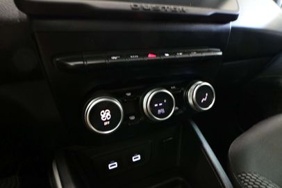 Car image 32