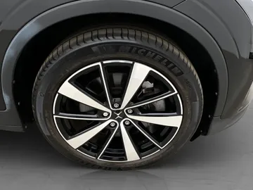 Car image 35