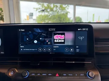 Car image 35