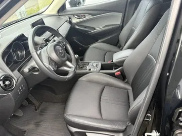 Car image 19