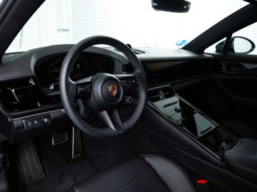 Car image 27