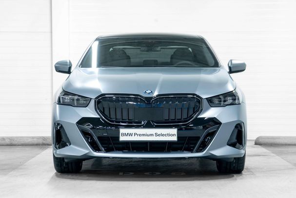 BMW 550 e xDrive 360 kW image number 2