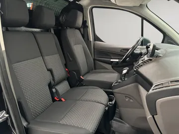 Car image 33