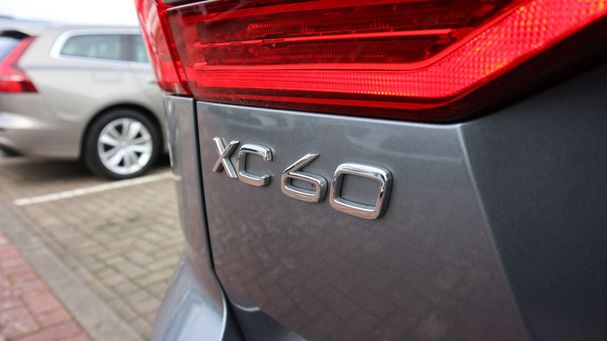 Volvo XC60 B4 Momentum Pro 145 kW image number 32