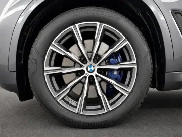 Car image 35