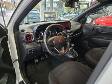 Car image 12