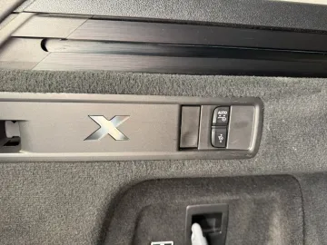 Car image 37