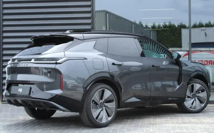 Car image 2