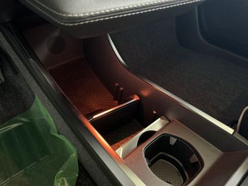 Car image 37