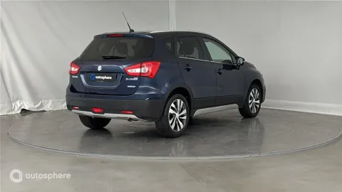 Car image 4