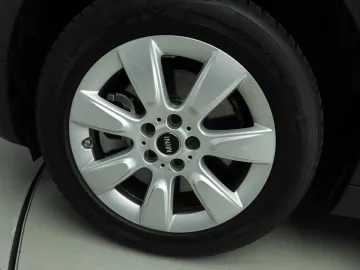 Car image 39