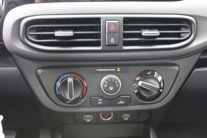 Car image 26