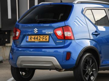 Car image 4