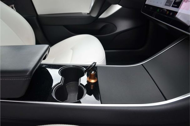 Tesla Model 3 Performance AWD 340 kW image number 2