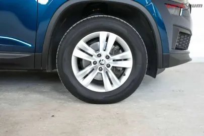 Car image 38